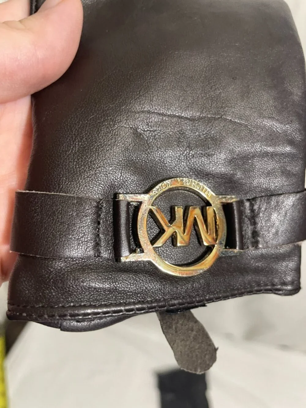 Michael Kors Women’s Medium Black Leather Gloves Gold MK Logo 9.5”